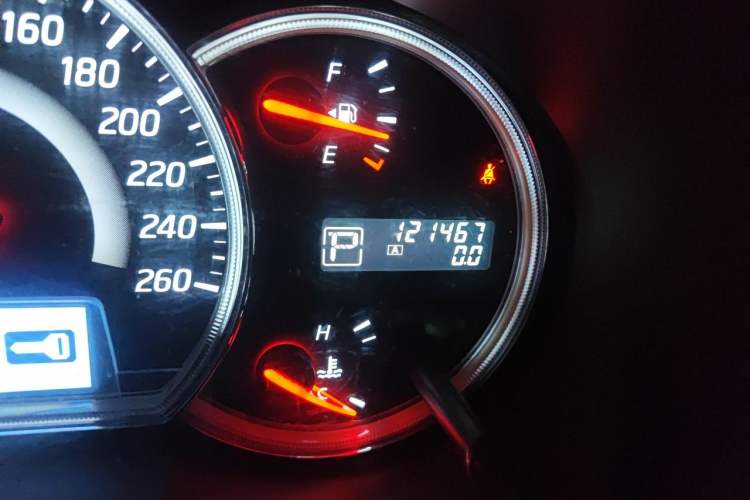 Used Nissan Teana 2011 2.5L XL Advanced Edition Odometer Close Up