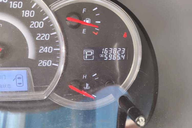 Used Nissan Teana 2011 2.5L XL Advanced Edition Odometer Close Up