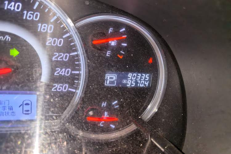 Used Nissan Teana 2011 2.5L XL Advanced Edition Odometer Close Up