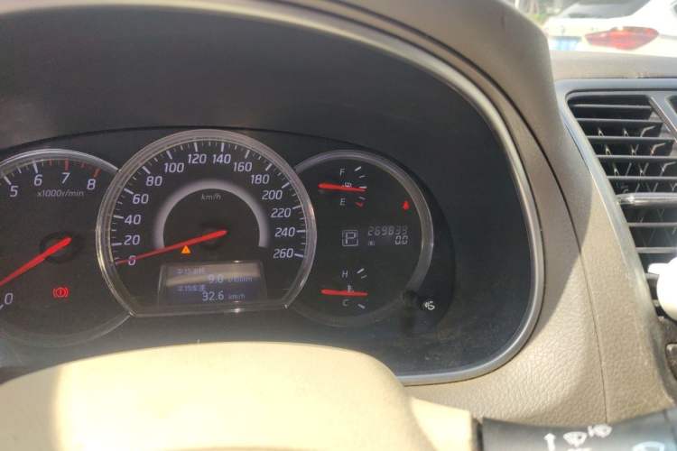 Used Nissan Teana 2011 2.0L XL Comfort Edition Odometer Close Up