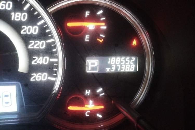 Used Nissan Teana 2011 Duke 2.5L XV Luxury Edition Odometer Close Up