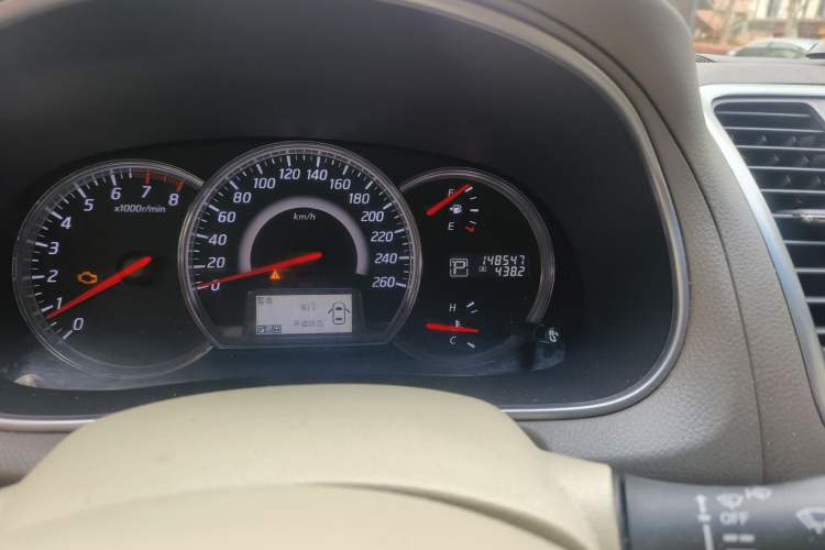 Used Nissan Teana 2011 2.5L XL Advanced Edition Odometer Close Up