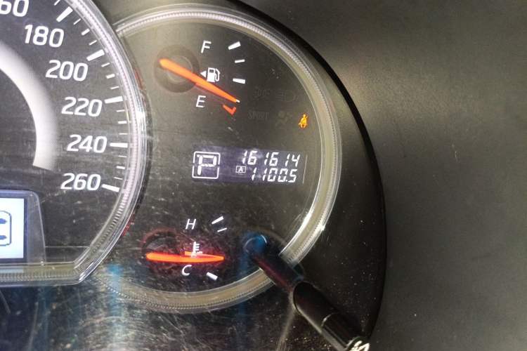 Used Nissan Teana 2011 2.0L XL Comfort Edition Odometer Close Up