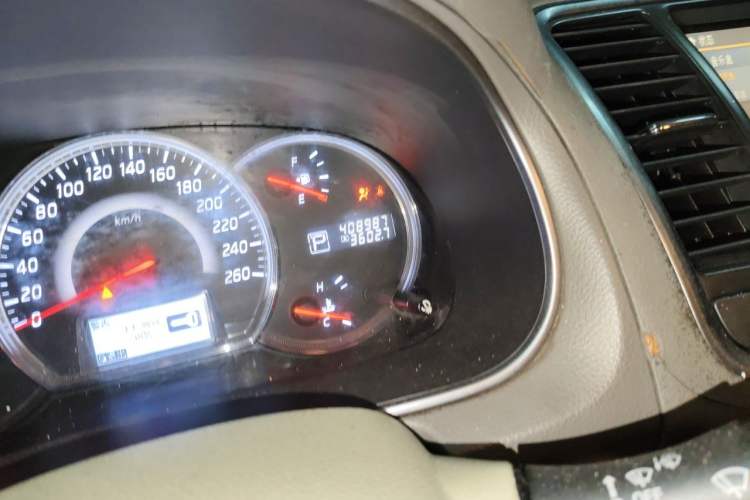 Used Nissan Teana 2011 Duke 2.5L XV Luxury Edition Odometer Close Up