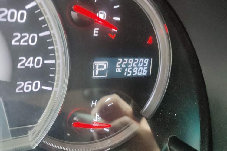 Used Nissan Teana 2011 2.5L XL Advanced Edition Odometer Close Up