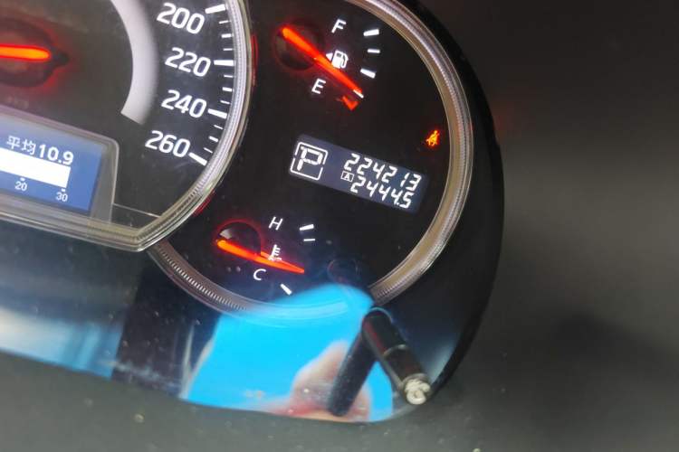 Used Nissan Teana 2011 2.0L XL Comfort Edition Odometer Close Up