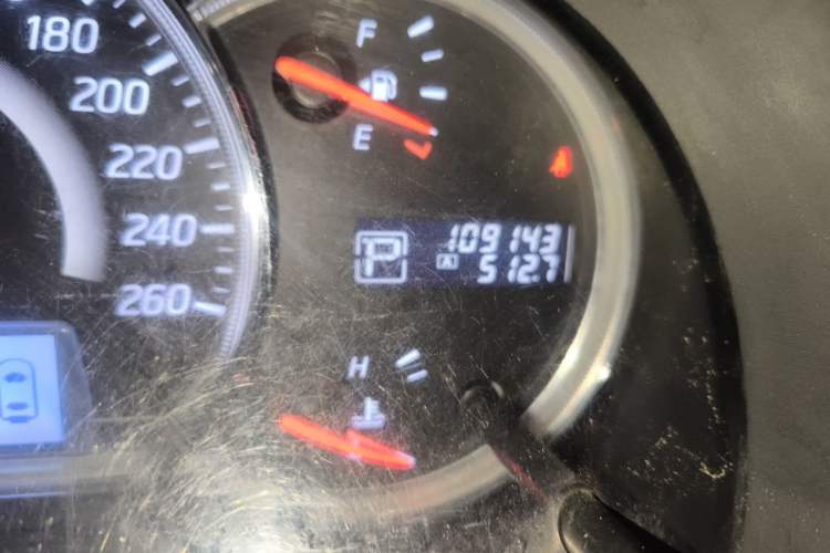 Used Nissan Teana 2011 2.5L XL Glory Edition Odometer Close Up