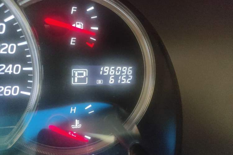 Used Nissan Teana 2011 2.0L XE Standard Edition Odometer Close Up