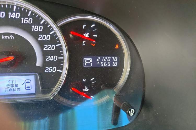 Used Nissan Teana 2011 Duke 2.5L XV Luxury Edition Odometer Close Up