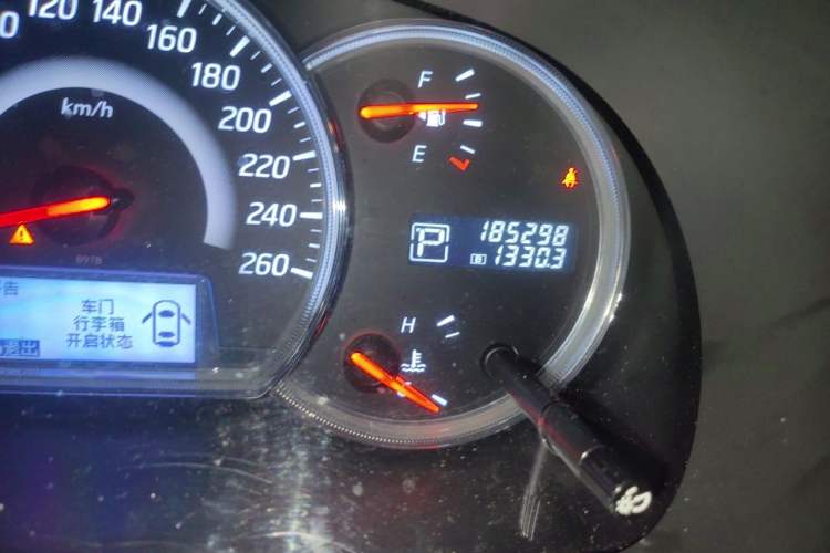 Used Nissan Teana 2011 2.0L XL Comfort Edition Odometer Close Up