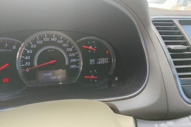 Used Nissan Teana 2011 2.5L XL Advanced Edition Odometer Close Up