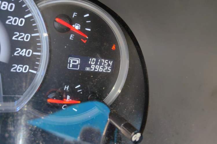 Used Nissan Teana 2011 2.0L XL Comfort Edition Odometer Close Up