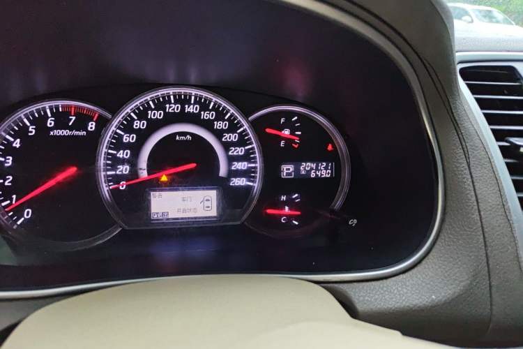 Used Nissan Teana 2011 2.5L XL Advanced Edition Odometer Close Up