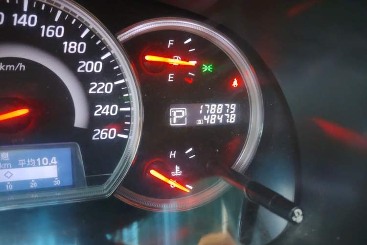Used Nissan Teana 2011 2.5L XL Advanced Edition Odometer Close Up