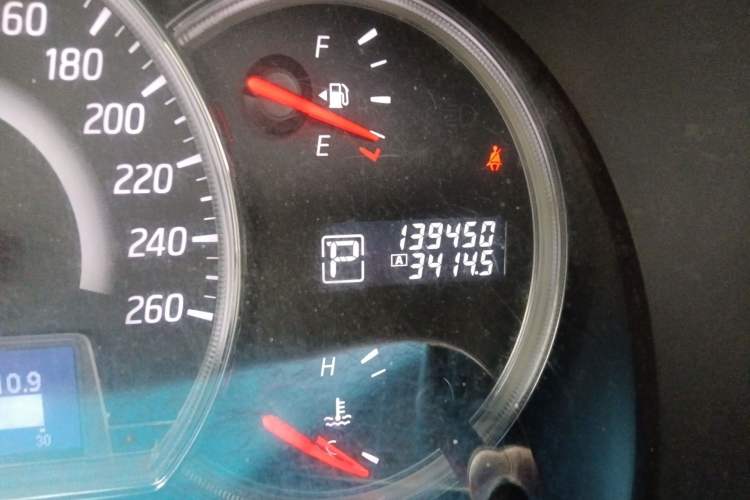 Used Nissan Teana 2011 2.0L XL Comfort Edition Odometer Close Up