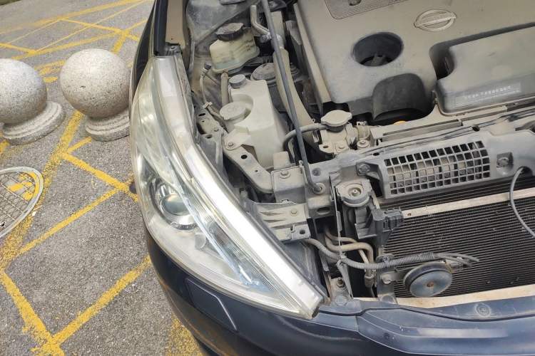 Used Nissan Teana 2011 2.5L XL Advanced Edition Right Front Headlight