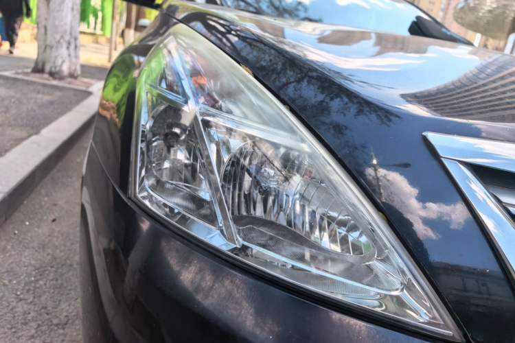 Used Nissan Teana 2011 2.0L XL Comfort Edition Right Front Headlight