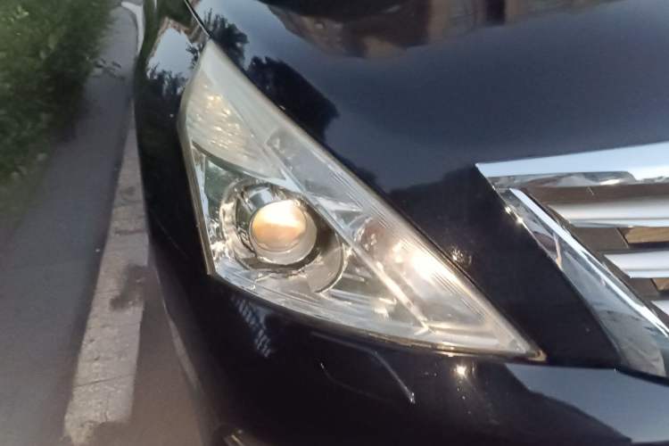 Used Nissan Teana 2011 2.5L XL Glory Edition Right Front Headlight