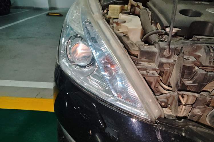 Used Nissan Teana 2011 2.5L XL Advanced Edition Right Front Headlight