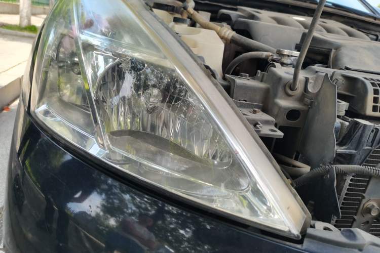 Used Nissan Teana 2011 2.0L XL Comfort Edition Right Front Headlight