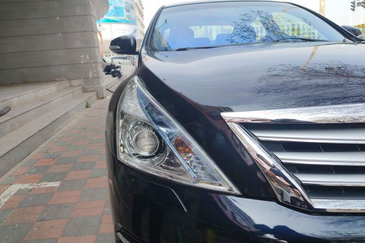 Used Nissan Teana 2011 2.5L XL Advanced Edition Right Front Headlight