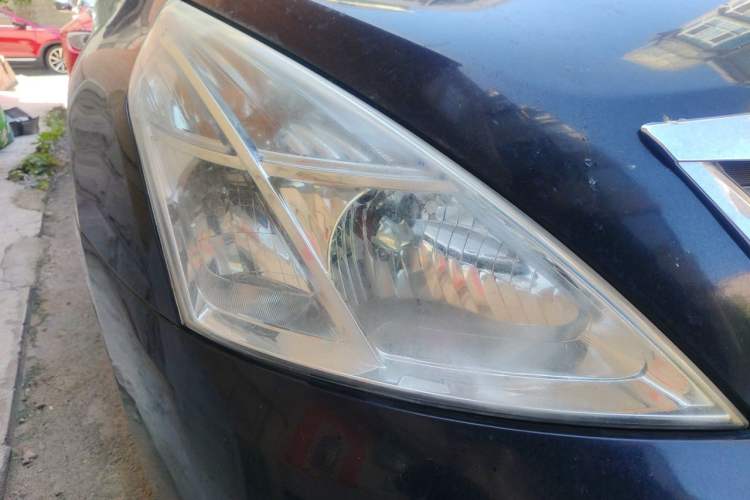 Used Nissan Teana 2011 2.0L XL Comfort Edition Right Front Headlight