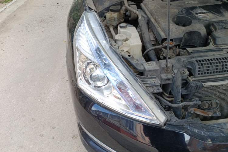 Used Nissan Teana 2011 2.5L XL Advanced Edition Right Front Headlight