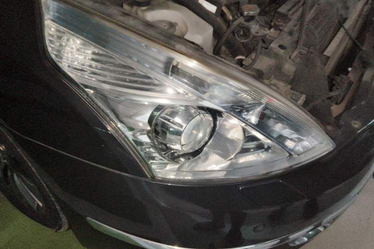 Used Nissan Teana 2011 Duke 2.5L XV Luxury Edition Right Front Headlight