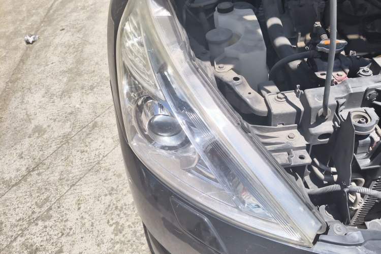 Used Nissan Teana 2011 2.5L XL Advanced Edition Right Front Headlight