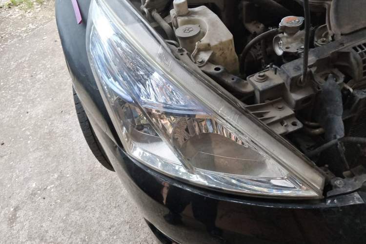 Used Nissan Teana 2011 2.0L XL Comfort Edition Right Front Headlight