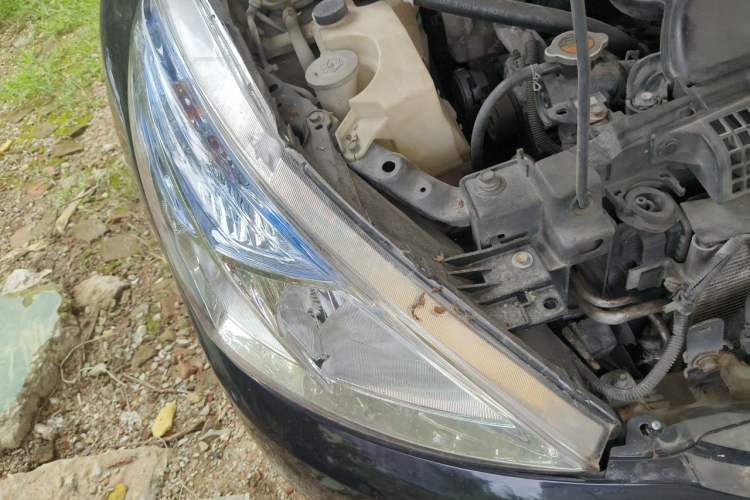 Used Nissan Teana 2011 2.0L XL Comfort Edition Right Front Headlight