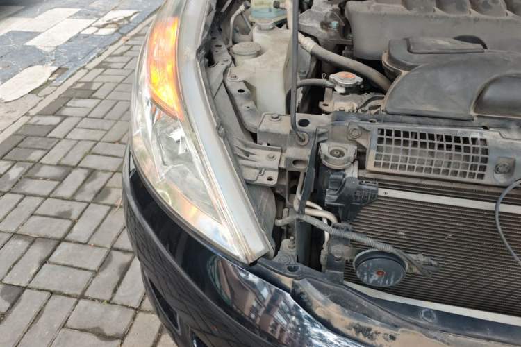 Used Nissan Teana 2011 2.0L XL Comfort Edition Right Front Headlight