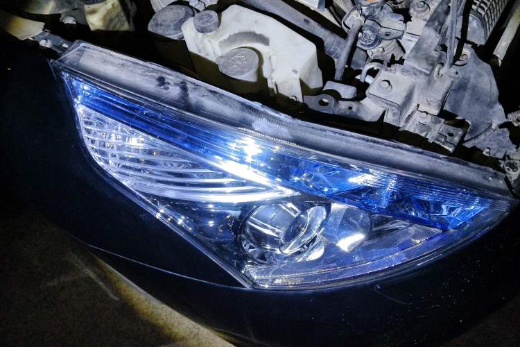 Used Nissan Teana 2011 2.5L XL Advanced Edition Right Front Headlight
