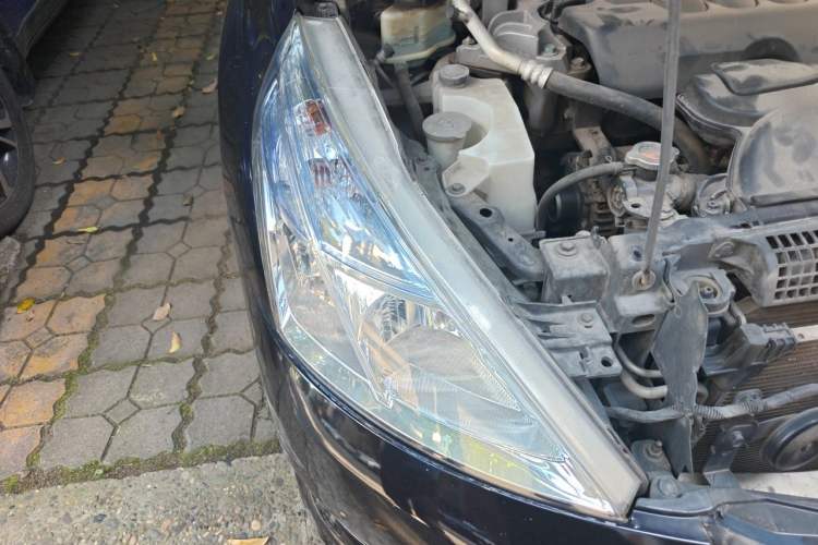 Used Nissan Teana 2011 2.0L XL Comfort Edition Right Front Headlight