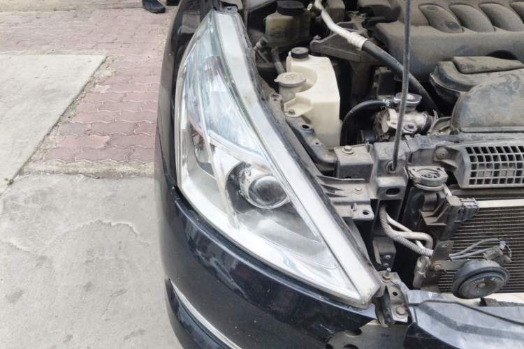 Used Nissan Teana 2011 2.0L XL Comfort Edition Right Front Headlight