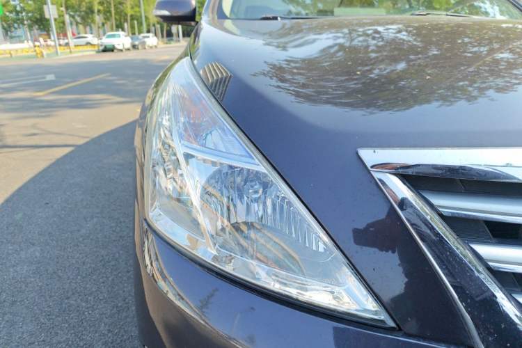 Used Nissan Teana 2011 2.0L XL Comfort Edition Right Front Headlight