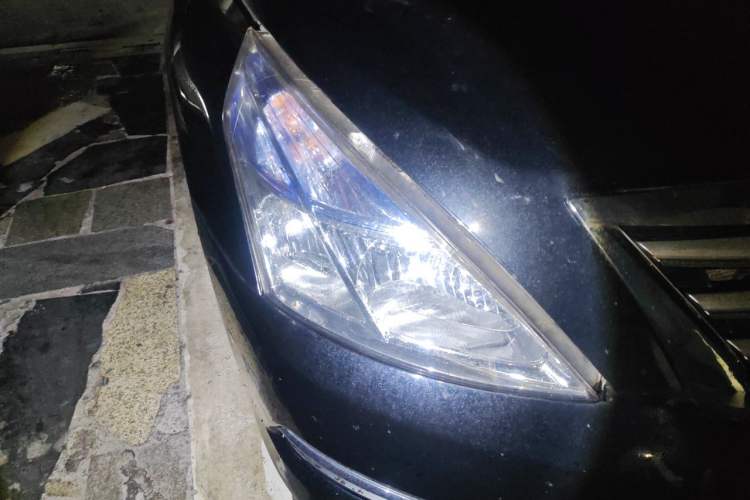 Used Nissan Teana 2011 2.0L XL Comfort Edition Right Front Headlight