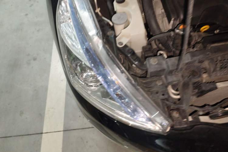 Used Nissan Teana 2011 Duke 2.5L XV Luxury Edition Right Front Headlight