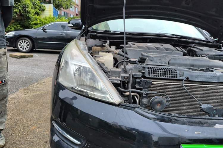 Used Nissan Teana 2011 2.0L XL Comfort Edition Right Front Headlight