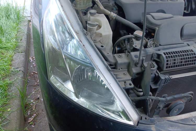 Used Nissan Teana 2011 2.0L XL Comfort Edition Right Front Headlight