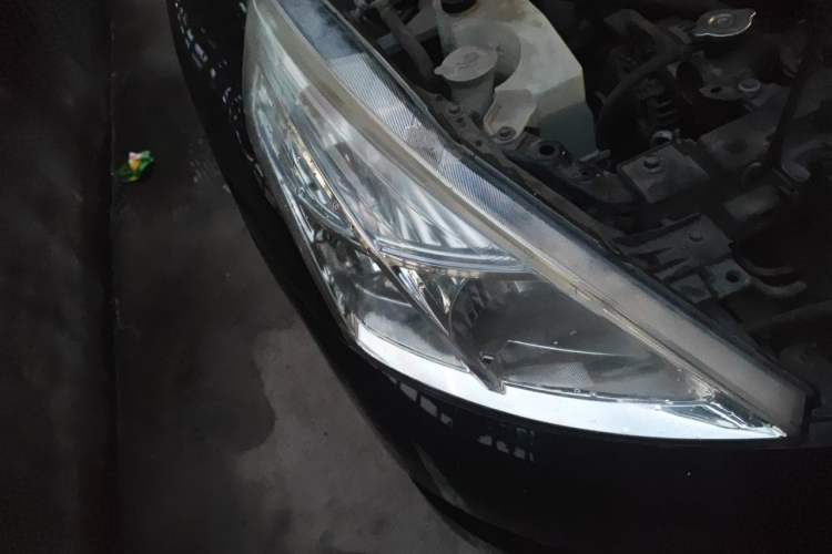 Used Nissan Teana 2011 2.0L XL Comfort Edition Right Front Headlight