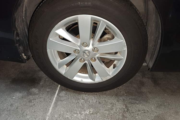 Used Nissan Teana 2011 2.0L XL Comfort Edition Right Front Wheel Hub