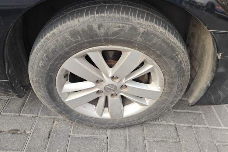 Used Nissan Teana 2011 2.5L XL Advanced Edition Right Front Wheel Hub
