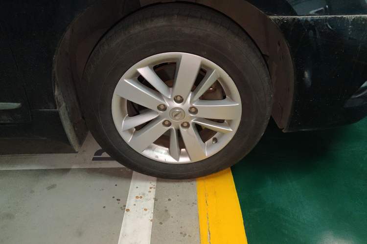 Used Nissan Teana 2011 2.5L XL Advanced Edition Right Front Wheel Hub