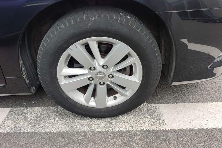 Used Nissan Teana 2011 2.5L XL Advanced Edition Right Front Wheel Hub