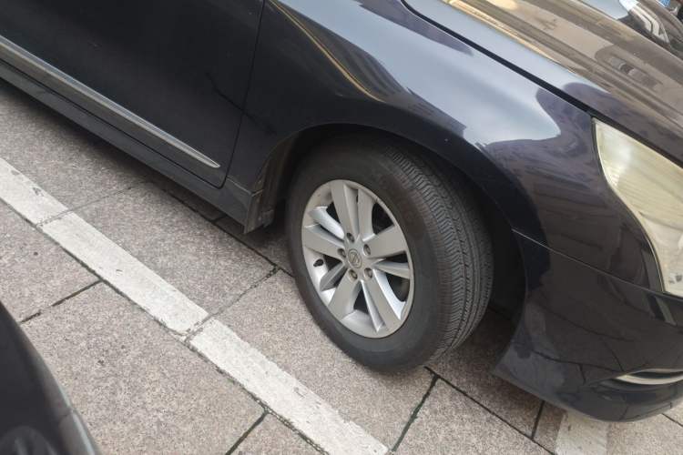 Used Nissan Teana 2011 2.5L XL Advanced Edition Right Front Wheel Hub