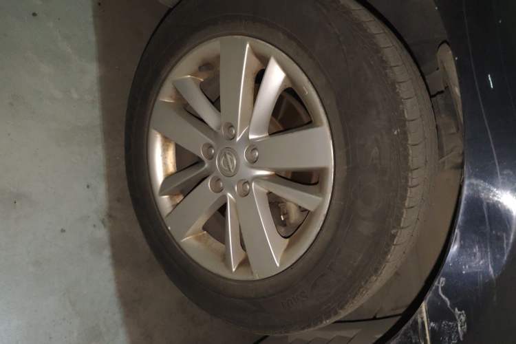 Used Nissan Teana 2011 2.5L XL Advanced Edition Right Front Wheel Hub