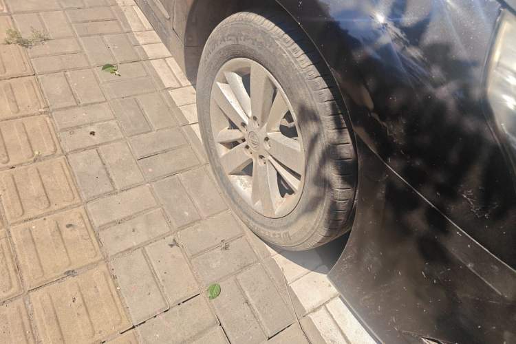 Used Nissan Teana 2011 2.0L XL Comfort Edition Right Front Wheel Hub