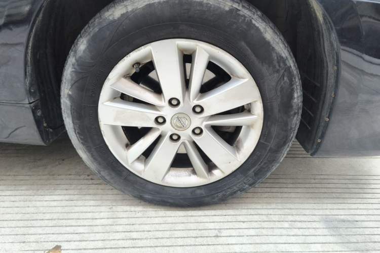 Used Nissan Teana 2011 2.0L XL Comfort Edition Right Front Wheel Hub