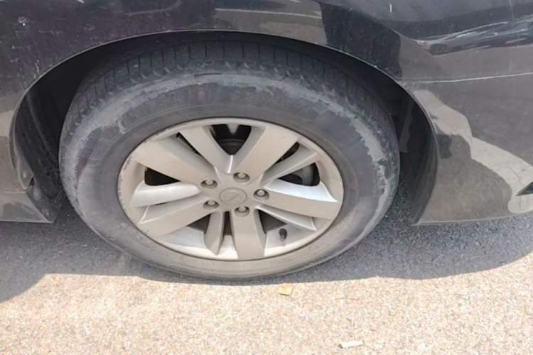 Used Nissan Teana 2011 2.5L XL Advanced Edition Right Front Wheel Hub